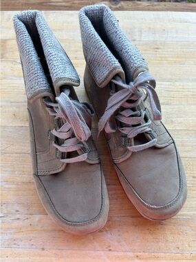 Chaco Barbary Hiking Boot Women’s 8.5 Castlerock Lace Up Wool Leather